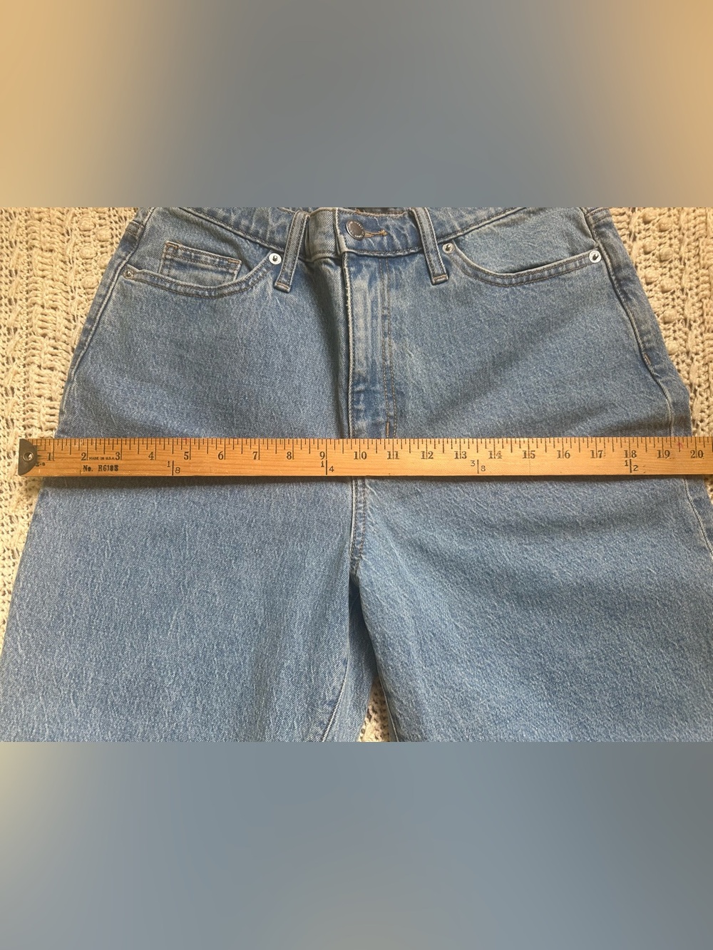 Universal Thread Women's Straight Leg Jeans - Light Blue Wash - Picture 6 of 10
